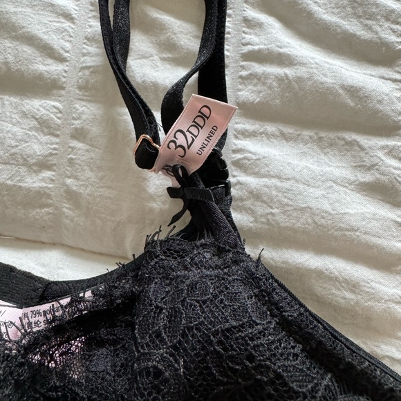 VS Demi Bra, Black Lace, No Lining, No Padding, 32DDD NWT - Picture 2 of 4